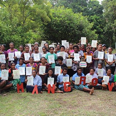Mangoro Market Meri training young women in rural PNG mangrove science © Ruth Konia/TNC
